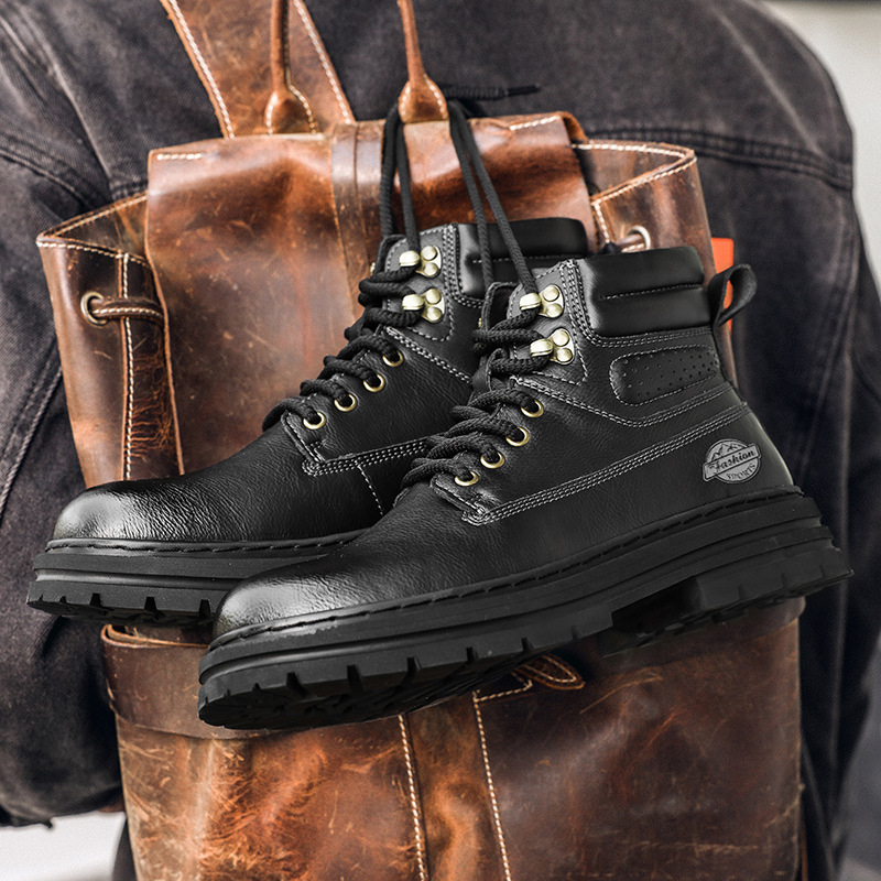 Pánske Martins topánky z kože pigskin, gumená podrážka, stredná výška topán, hrubý podpätok 3–5 cm, okrúhla špička, šnúrky vpredu