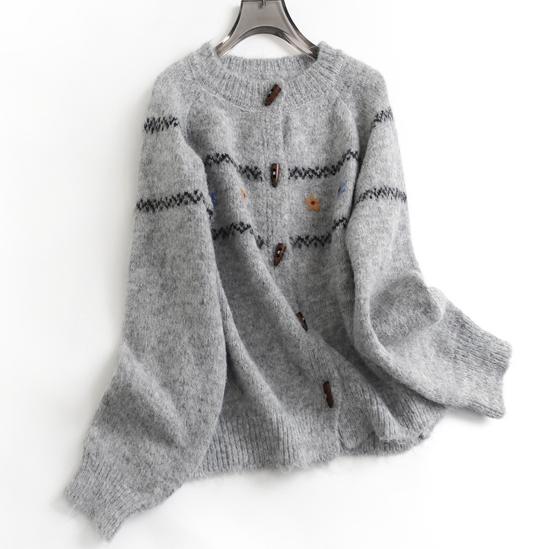 Cardigan tricotat din amestec de lână cu broderie florală, guler rotund, mâneci lungi