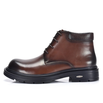 Pánske topánky Martin, vrchnok z prvej vrstvy hovädzej kože, vnútorná výstelka z umelej kožušiny, stredne vysoké, výška zvýšenia 3–5 cm, gumová podrážka s tlmením otrasov