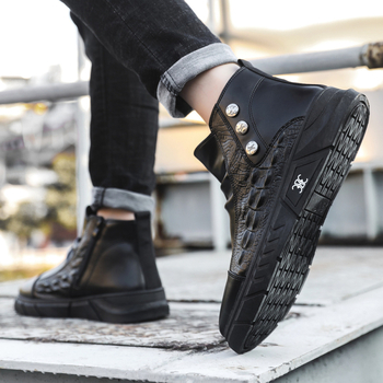 Martin topánky s PU vrchnkom s krokodílovým vzorom, guma podrážka, stredná výška topán, bočný zips, teplá umelej vlny vnútorná výstelka.