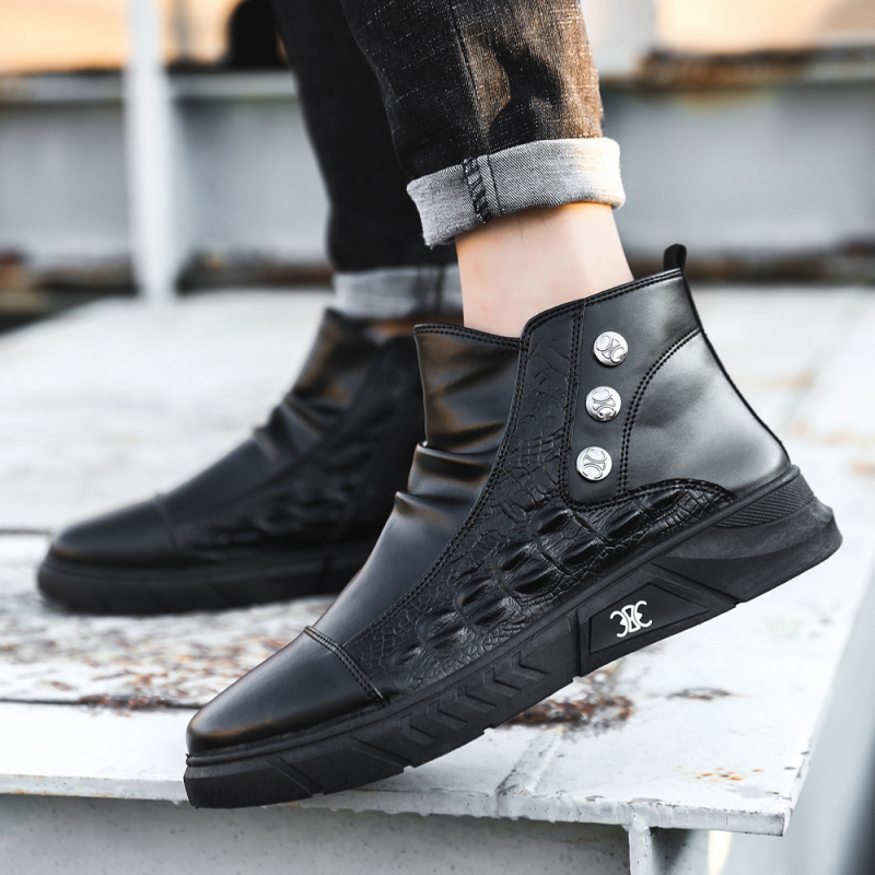 Martin topánky s PU vrchnkom s krokodílovým vzorom, guma podrážka, stredná výška topán, bočný zips, teplá umelej vlny vnútorná výstelka.
