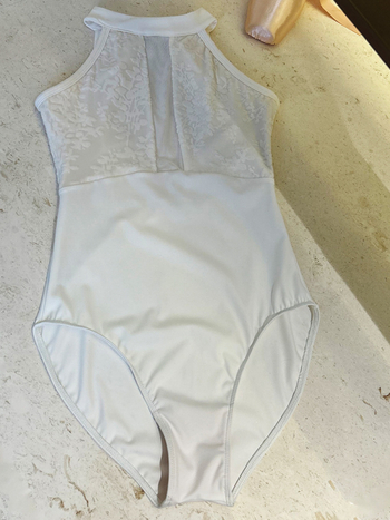 Kvetinový halter-neck jednodelný tanečný leotard, materiál 80% nylon, podšívka bavlneného zmesi