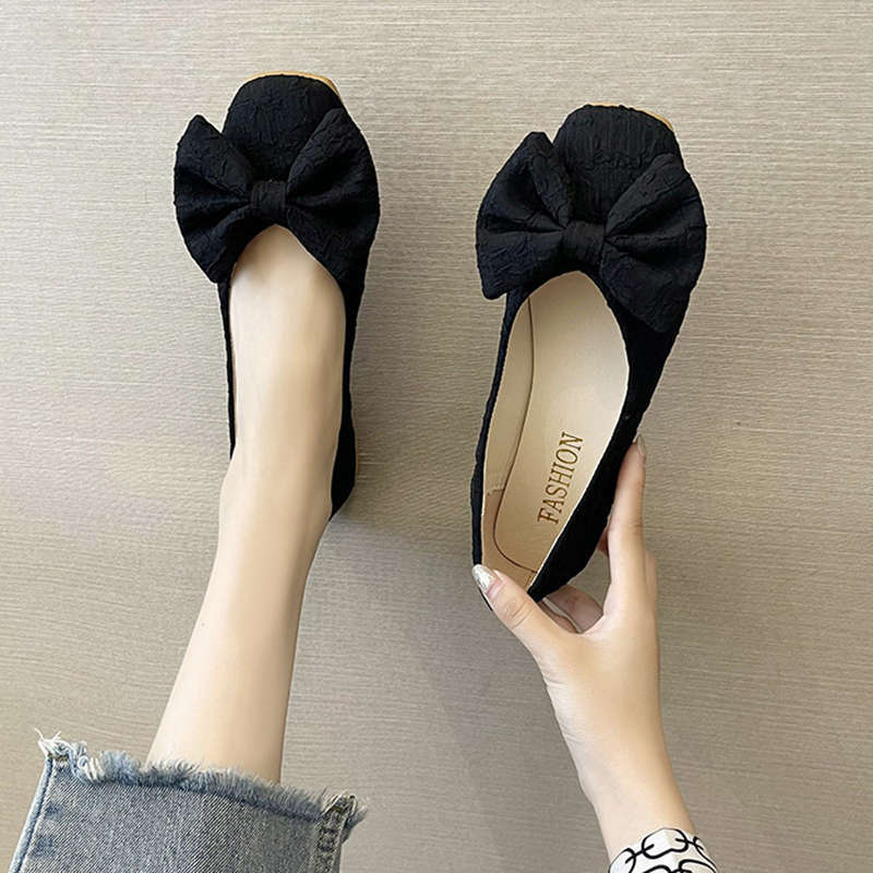 Lapos cipő, négyszögletes orrú, szatén felső, slip-on, alacsony sarok 1-3 cm, puha talp, mikroszálas bélés, PU talp, koreai stílus