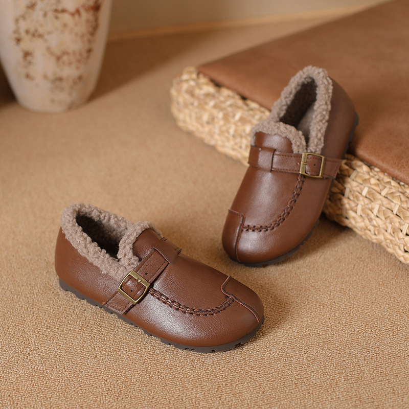 Női lapos cipő kerek orrú, műszálas plüss felsőrész, meleg bélés, gumi talp, középső sarok 3–5 cm, Velcro zárás