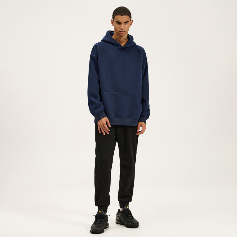 Худи суитшърт с качулка, 420 g тежест, дебела памучна смес (62,1% памук), дълги ръкави, 3D джобове с апликация, свободен силует