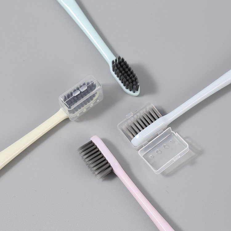 Chiyu CY7628: Ručna zubna četkica za odrasle, 4-komadno pakiranje, s mekanim vlaknima i zaštitnim poklopcem