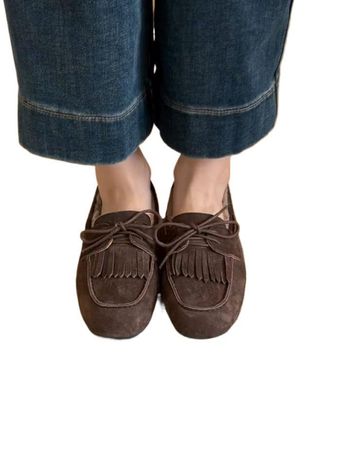 Mokasíny s fleecovou podšívkou, s ozdobnými strapkami, okrúhlou špičkou, bez šnúrok, nízky podpätok