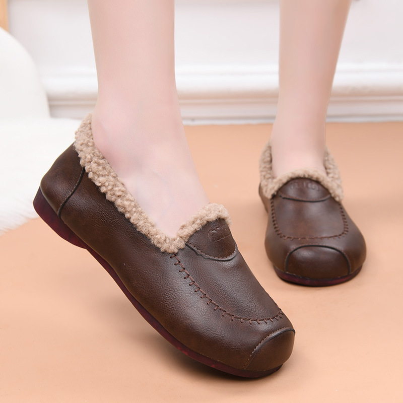 Γυναικεία χειμερινά slip-on λοφέρ με επάνω από τεχνητό PU, χαμηλό ύψος τακουνιού 1–3 cm, σόλα από καουτσούκ, εσωτερική επένδυση από τεχνητό κοντό γούνινο