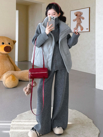 Tehotenský set: pletený kardigán s gombíkmi a nohavicový set; materiál: polyester s akrylom 30–50% a spandex <30% (uvedené 2025)