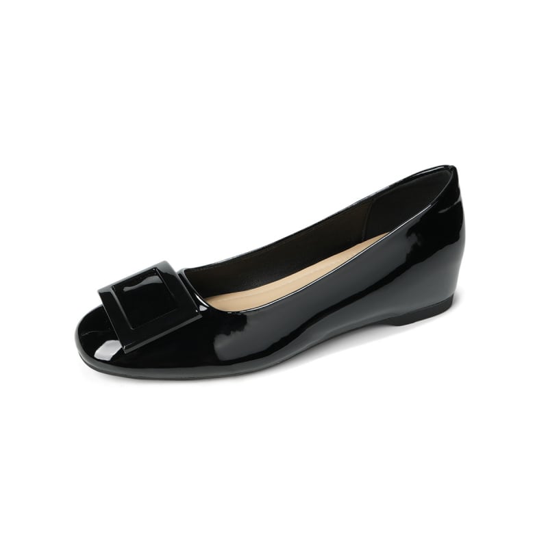 Mary Jane cipő – kerek orrú; mikroszálas felsőrész; mikroszálas bélés; slip-on; alacsony sarok (<3 cm)