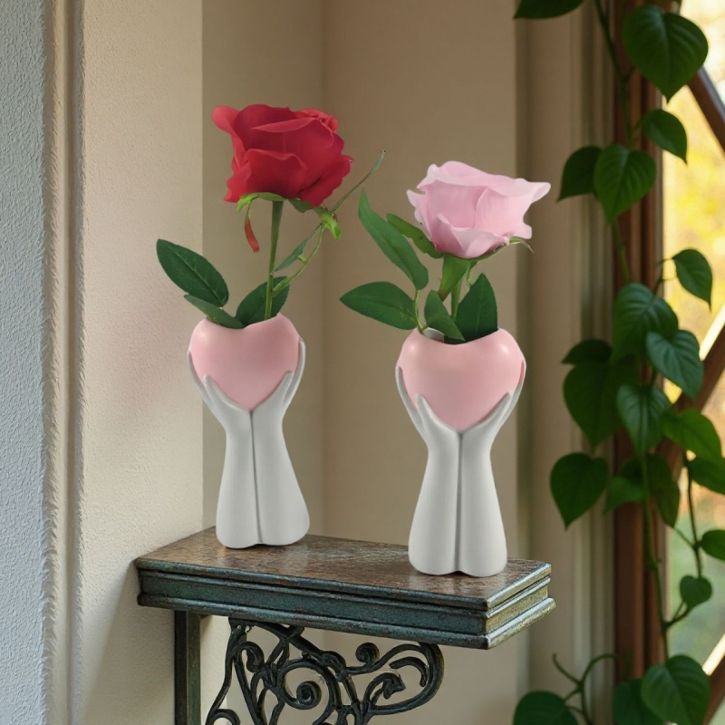 Nordický štýl kvetináč so srdcom drženým dvoma rukami – domáca dekorácia, živica, model 11.25-1