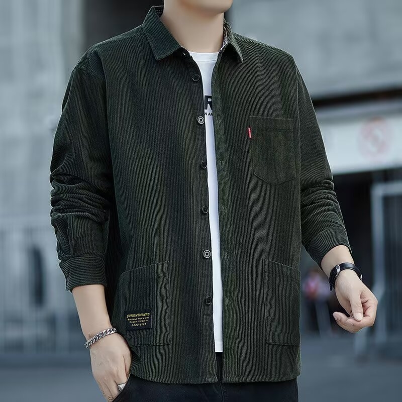 Muška corduroy košulja – širok kroj, fleece podstava, dugi rukavi, ovratnik turn-down, casual stil