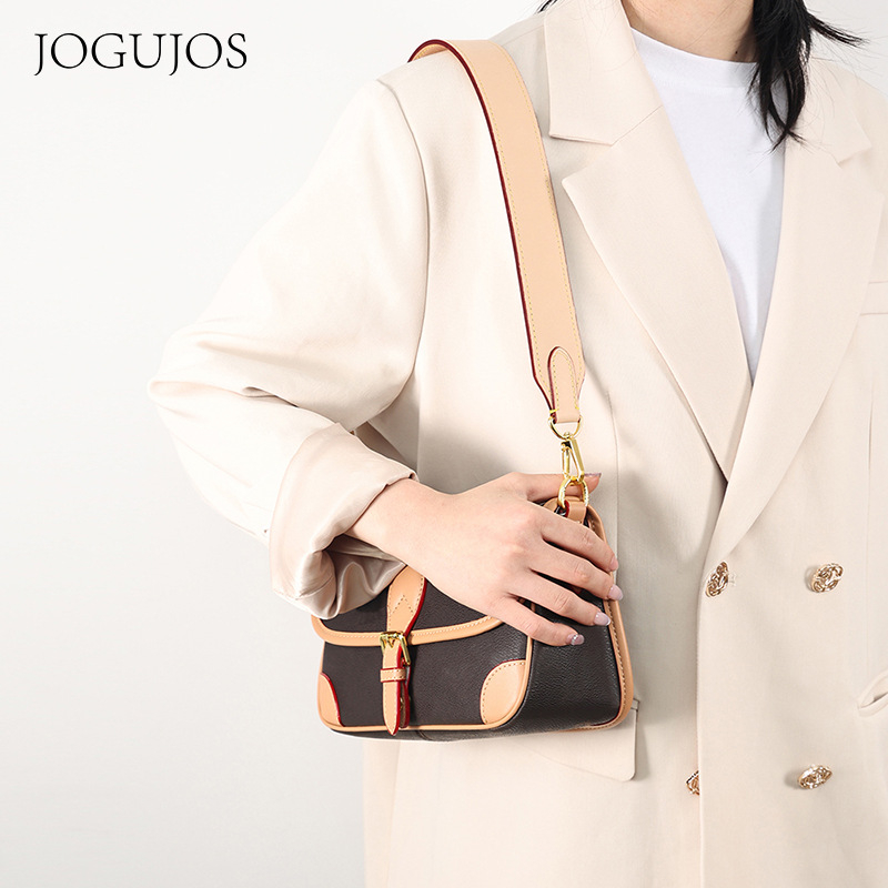 Γυναικεία τσάντα από γνήσιο δέρμα με ευρύ λουρί ώμου – κορυφαίο δέρμα αγελάδας, μονόχρωμη, αποσπώμενο εφεδρικό λουρί