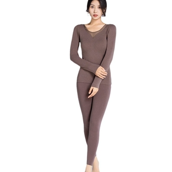 Ženské termálne tričko s integrovaným podprsenkovým košíkom a výplňou na prsník, dlhé rukávy, hrubý polyesterový materiál, teplé, jednofarebné