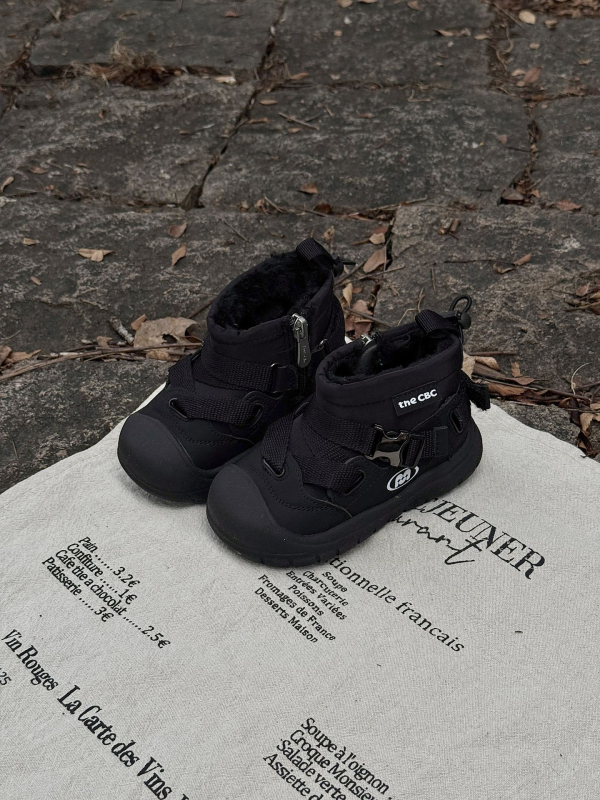 Detské zimné topánky na sneh - unisex, protišmyková gumová podrážka, zapínanie na suchý zips, vrchný materiál mikrovláknová koža a Lycra, pre vek 4–16 rokov.