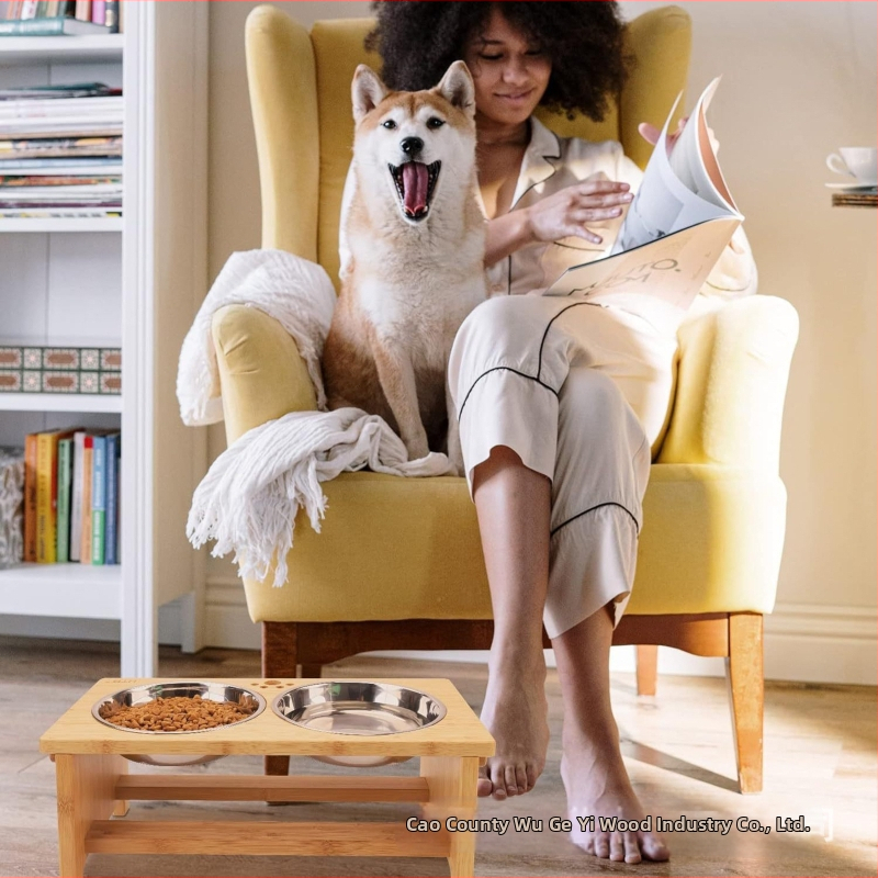 Puidust lemmikloomade kausside hoidik vertikaalsete topeltkaussidega – kassidele ja koertele söötja (Wu ge yi)