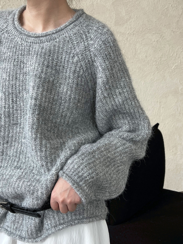 Vuneni pulover od vune s okruglim izrezom, rukavi u stilu lanterne, širok kroj, patchwork detalj, jesen 2025