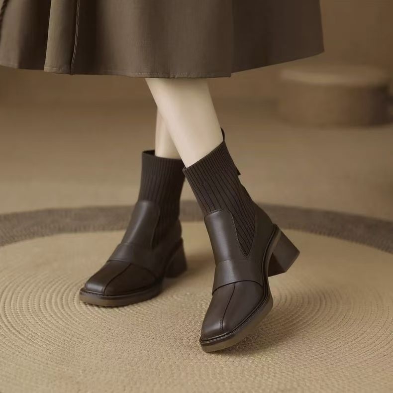 Női kötött bakancs, négyzetes orr, vastag sarok, középső sarok 3–5 cm, PU felső rész, középső szár