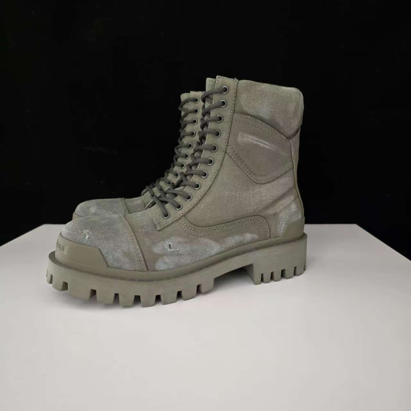 Martin topánky – distressed plátená vrchná časť, okrúhla špička, stredná výška lýtka, gumová podrážka, nepremokavé