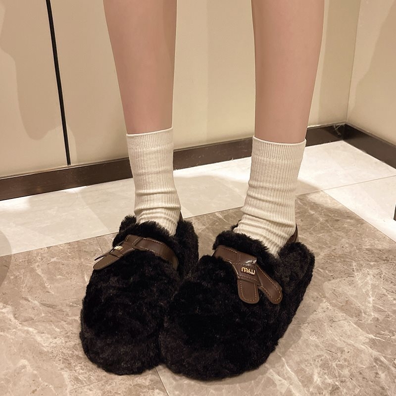 Női velúr cipő meleg belsővel, magasságot növelő talp, slip-on, gumitalp