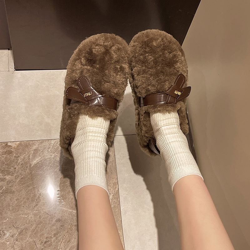 Női velúr cipő meleg belsővel, magasságot növelő talp, slip-on, gumitalp
