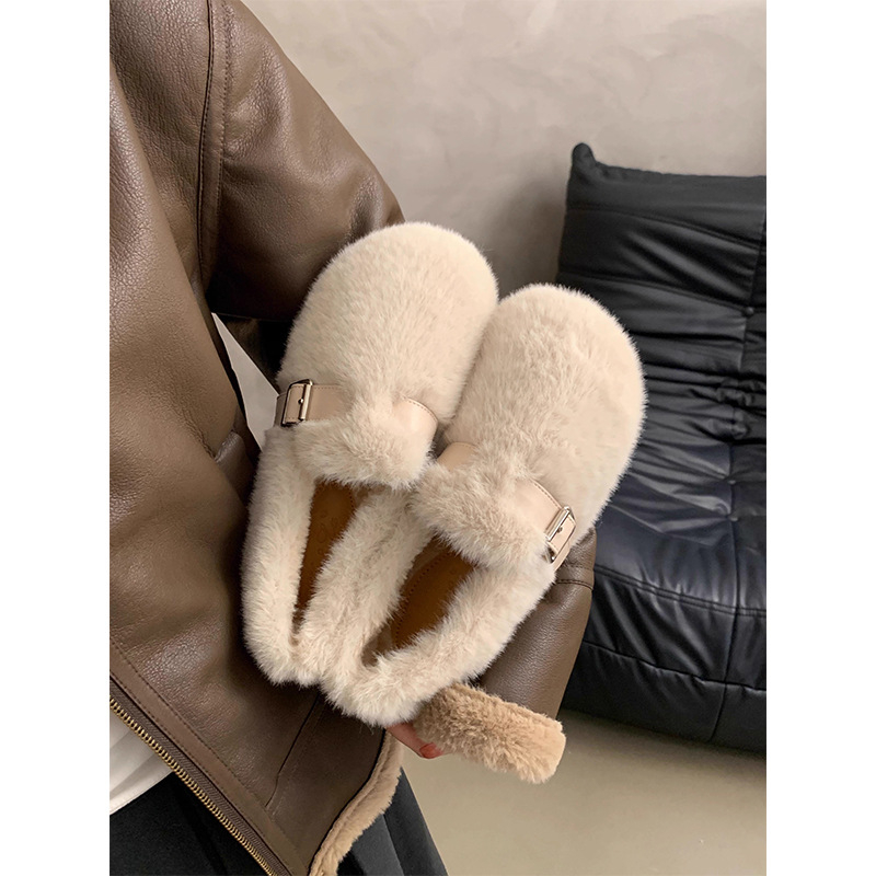 Női Mary Jane cipő műszőrmével - Slip-on csattal, felsőrész műszőrméből, gumitalp, alacsony sarka 1-3 cm