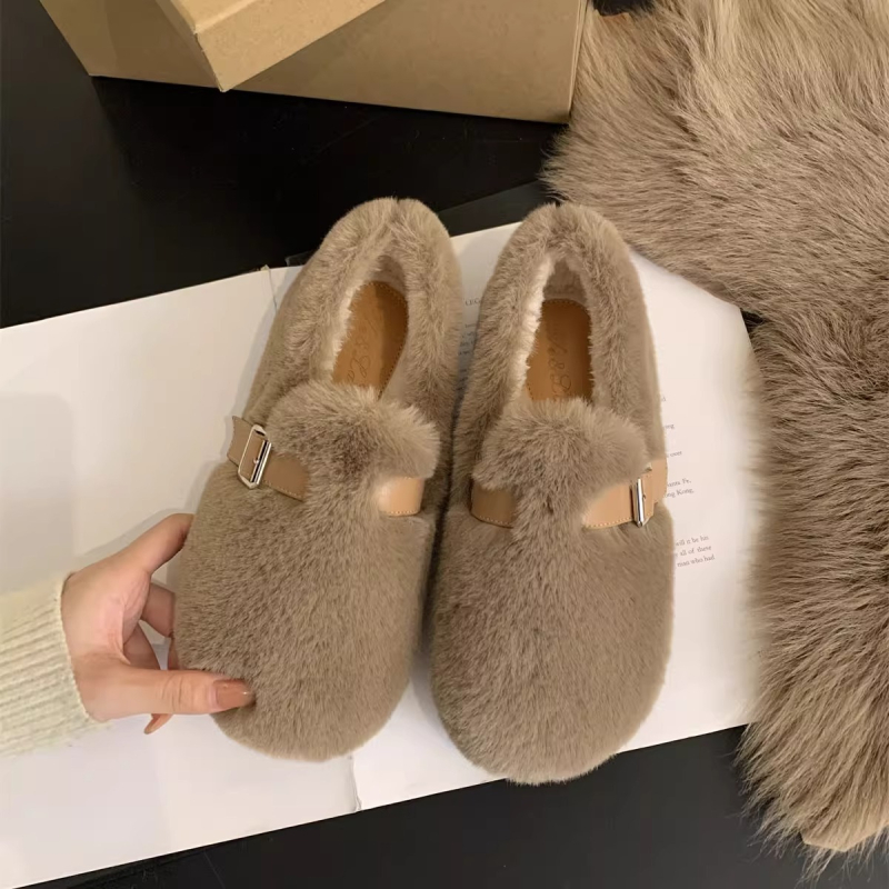 Női Mary Jane cipő műszőrmével - Slip-on csattal, felsőrész műszőrméből, gumitalp, alacsony sarka 1-3 cm