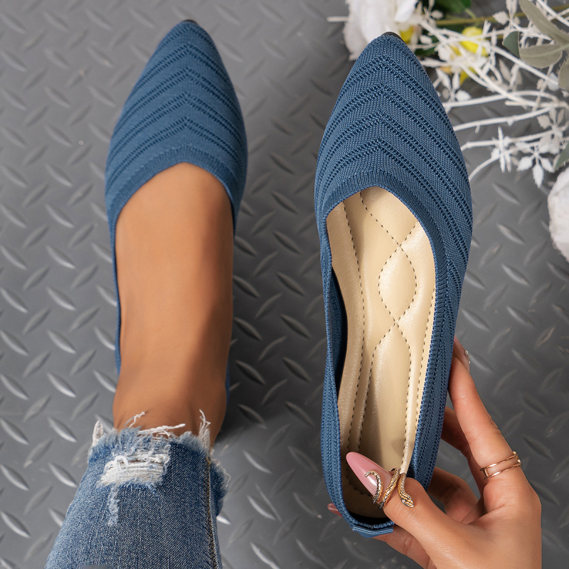 Női mokaszsinok, hegyes orrú, pamut felsőrész, PU talpbetét, alacsony sarka 1–3 cm, slip-on