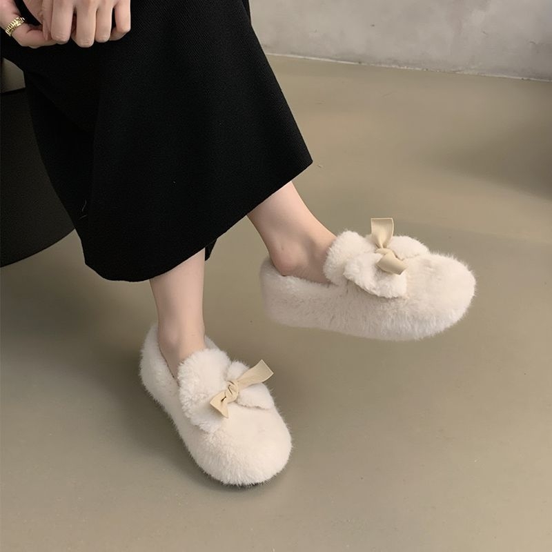 Γυναικεία βελούρινα λοφέρ με Slip-On – στρογγυλή μύτη, χαμηλό ύψος, καουτσούκ σόλα, επένδυση από συνθετικό βελούρο