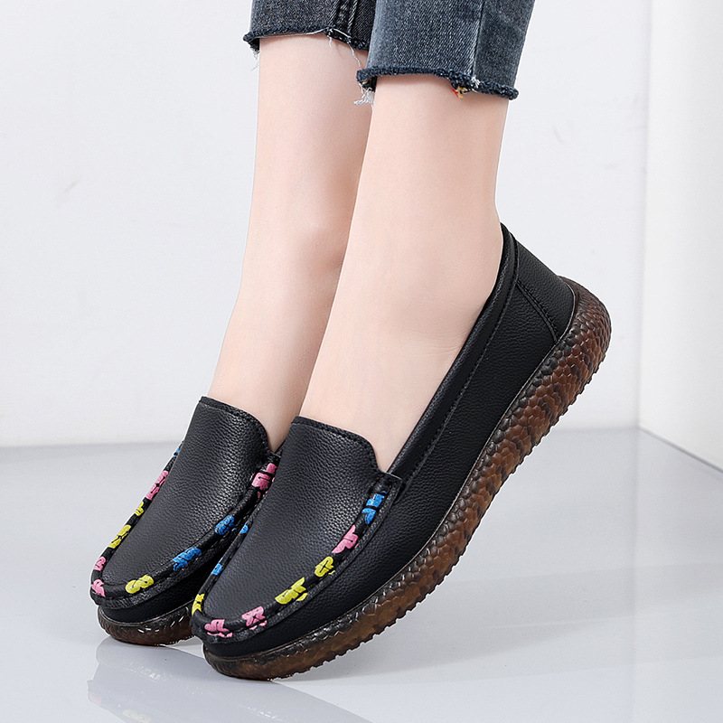 Loafers dama cu imprimeu floral – vârf rotund, partea superioară din piele de vițel în două straturi, toc mic 1–3 cm, talpă PVC