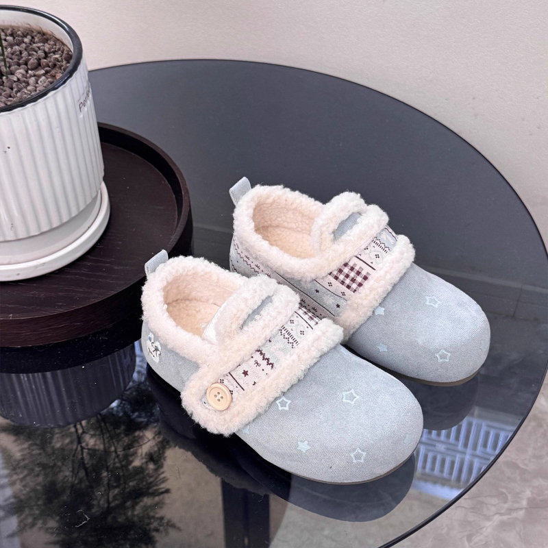 Dámske slip-on mokasiny z velúru s podšívkou z umelej kožušiny, zapínanie na suchý zips, nízky podpätok 1–3 cm