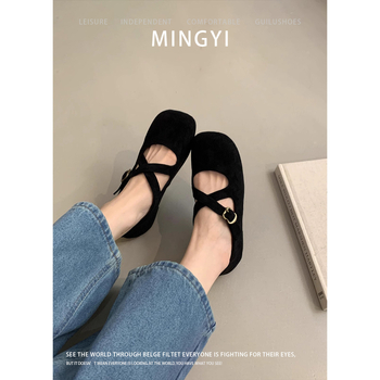 Dámske Mary Jane topánky, okrúhla špička, semišový vršok, prekrížené remienky s elastickým zapínaním, nízky podpätok