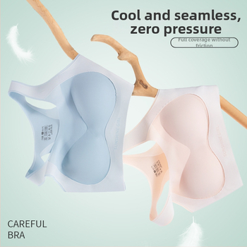 Dievčenská športová podprsenka, antibakteriálna, bezšvová, plné košíky s tenkou bavlnenou výstelkou, hlavný materiál nylon, podšívka 80% nylon/20% spandex, pevné dvojité ramienka