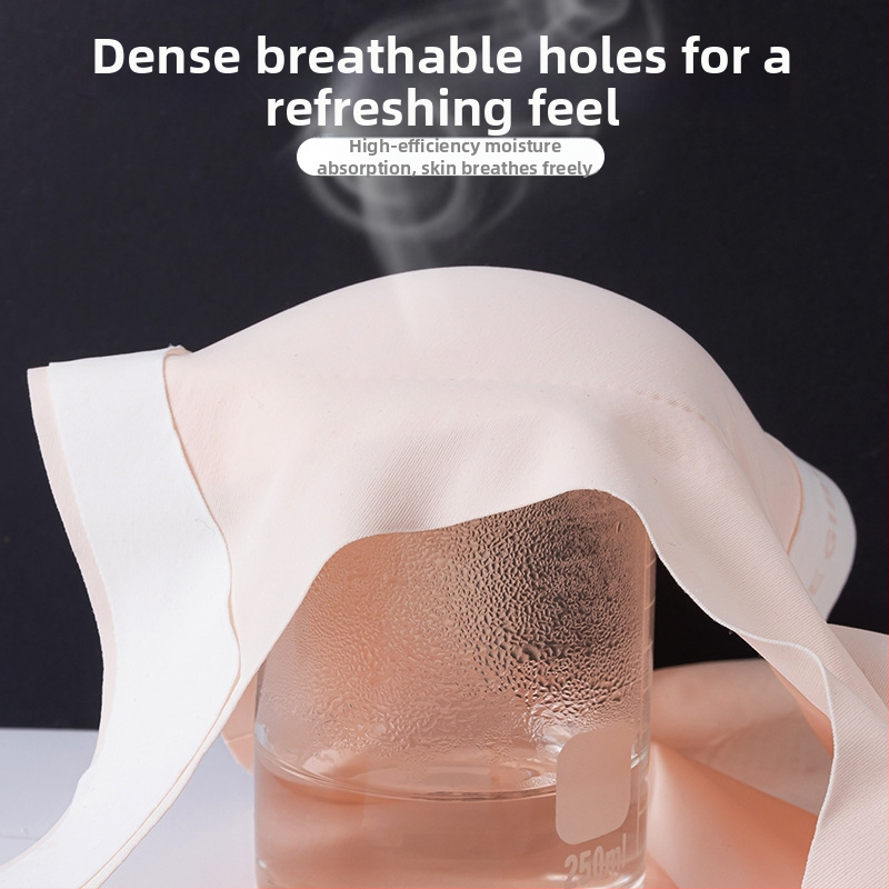 Dievčenská športová podprsenka, antibakteriálna, bezšvová, plné košíky s tenkou bavlnenou výstelkou, hlavný materiál nylon, podšívka 80% nylon/20% spandex, pevné dvojité ramienka