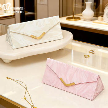 Bőr ékszerdoboz, európai–amerikai stílus, merev, egyszínű, modell sp01371