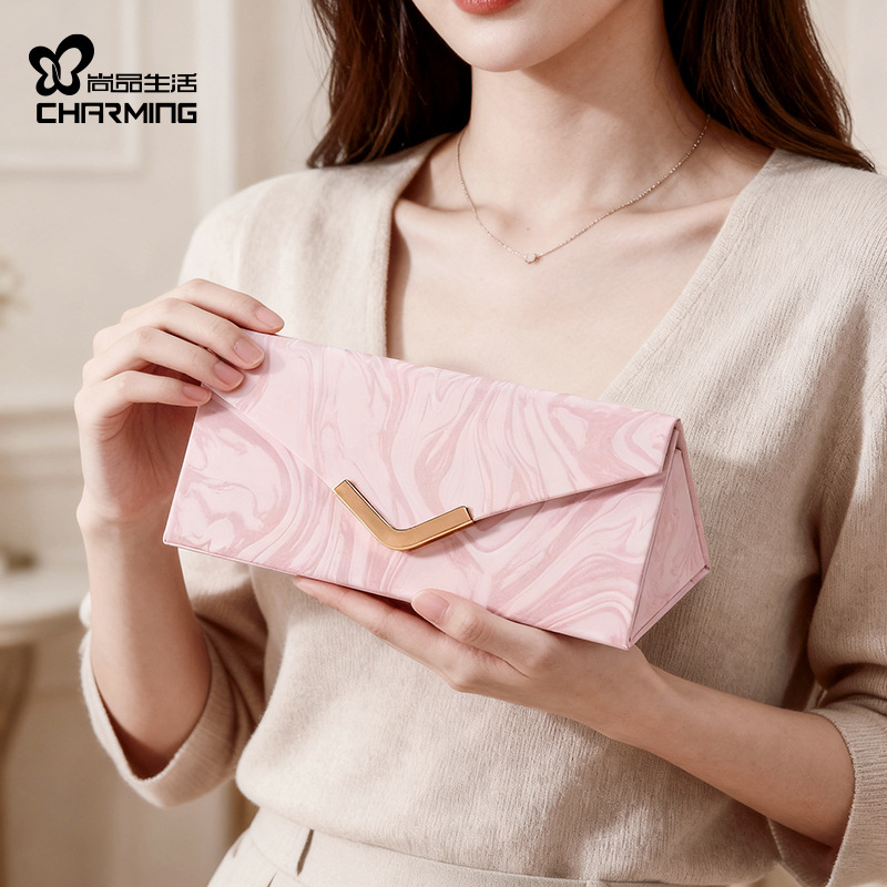 Bőr ékszerdoboz, európai–amerikai stílus, merev, egyszínű, modell sp01371