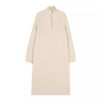 Rochie tricotată, amestec acrilic, culoare solidă, guler semi-înalt, mâneci lungi, talie liberă, lungă croială dreaptă