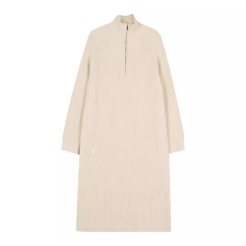 Rochie tricotată, amestec acrilic, culoare solidă, guler semi-înalt, mâneci lungi, talie liberă, lungă croială dreaptă