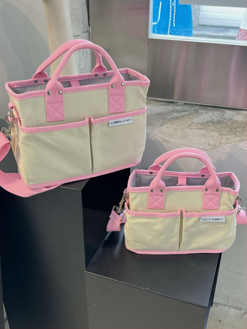 Geantă de oraș din pânză, stil urban minimalist, formă verticală pătrată, deschidere open-top, buzunar pentru telefon