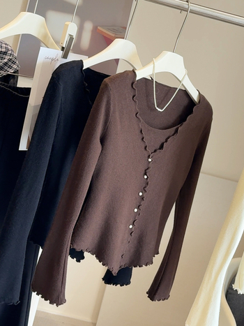 Pleťový kardigán s výstrihom do V, trumpetové rukávy, falošný dvojdielny dizajn, polyesterový zmes 30–50%