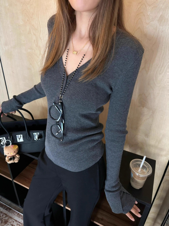 Vuneni pulover od vune, slim fit, V-izrez, dugi rukavi
