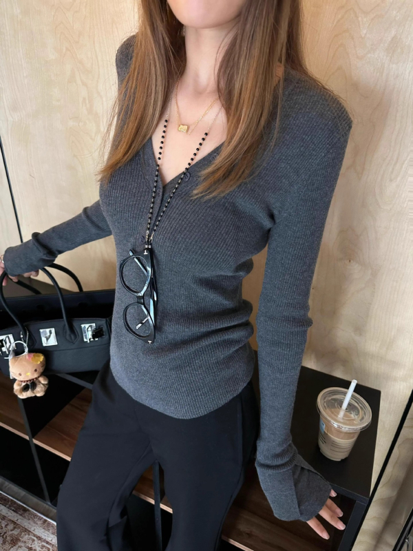 Vuneni pulover od vune, slim fit, V-izrez, dugi rukavi