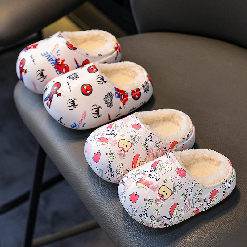 Detské EVA papuče s potlačou – na vnútorné použitie, vodotesné, protišmykové, uzavretá špička