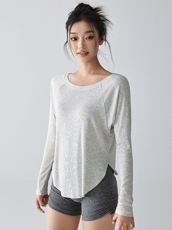 Ženski fitness T‑shirt s dugim rukavom, uska kroj, okrugli ovratnik, jednobojna; 95% viskoze, 5% elastan; regularna duljina 50–65 cm; jesen 2025