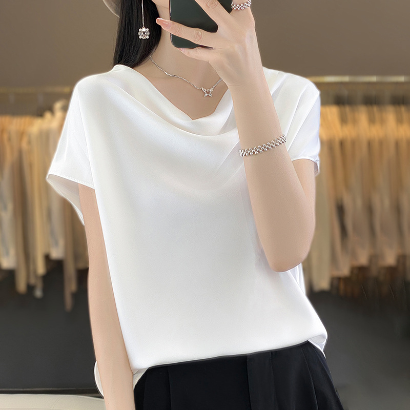 Saténový pletený top s okrúhlym výstrihom, voľný strih, 3/4 rukávy — Jar 2024