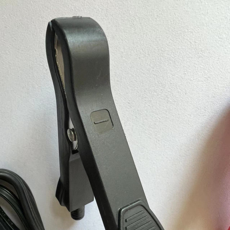 Napojni kabel za automobil s krokodilskim klipsama — vanjska uporaba, model Battery Clip Car Charger, marka Large