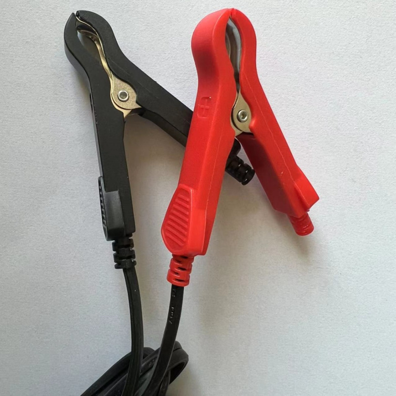 Napojni kabel za automobil s krokodilskim klipsama — vanjska uporaba, model Battery Clip Car Charger, marka Large