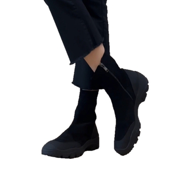 Magasságot növelő rövid csizmák, kerek orr, oldalsó cipzár, vastag talp, csúszásmentes