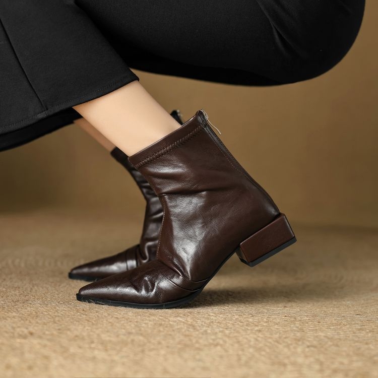 Női hegyesorrú, vékony csizma mikrohatású felsőrész, gumitalp, középtalpas 3–5 cm, belső mesterszőr