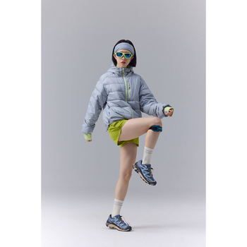 Prešívaná bunda s kapucňou, zipsom a stojačím golierom, farebný blok (Výplň: kačací páper; Obsah páperia: 86–90%; Hmotnosť výplne: 73; Odolnosť voči chladu: -20°C až -5°C; Hlavný materiál: Nylon 100%)